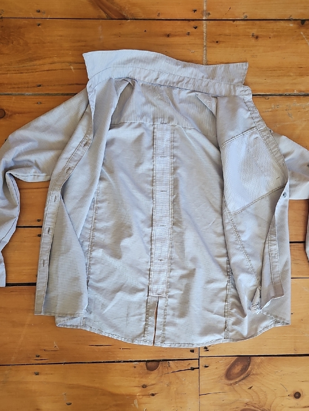 Mountain Hardwear Button Down, M - Picture 6 of 6